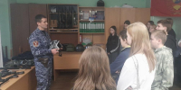 В Кирове в городском отделе вневедомственной охраны Росгвардии прошел День открытых дверей для школьников - Росгвардия