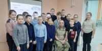 trcdpvaywtpcnua3nmplthegzdlcrhovivc z4fikbbgnebneztp5ai tlccgh6f1x3wuahtp hir0w5ccdbb5ha В Кирсе участник СВО провел урок «Разговоры о важном» - VyatkaKirov.Ru