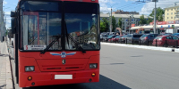Травма в общественном транспорте: пенсионерка пострадала в результате падения в кировском автобусе - ProGorod.Ru
