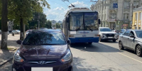В Кирове сбили водителя троллейбуса - ГТРК Вятка