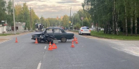 В Кирове столкнулись «семерка» и мотоцикл: пострадали мужчина и 10-летняя девочка - Комсомольская Правда