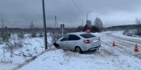 Под Кировом машина с пожилым водителем влетела в столб, ранены женщина и ребенок - ProGorod.Ru