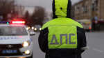 Инспектор ГАИ просит показать аптечку и огнетушитель: обязан ли водитель это делать в 2026 году - ответ автоюриста