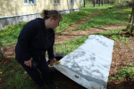 УК предложила кировчанке самой чинить крышу