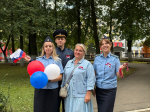 «„Цвета Родины": судебные приставы провели патриотическую акцию ко Дню Государственного флага».